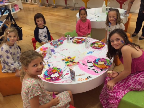 Young Art Brings DropOff Art Lessons to a Mall Near You