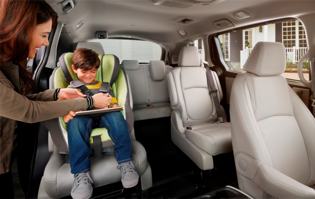 This Amazing Feature On The 2018 Honda Odyssey Will Make You Want One - Car Seat Cover Honda Odyssey 2018