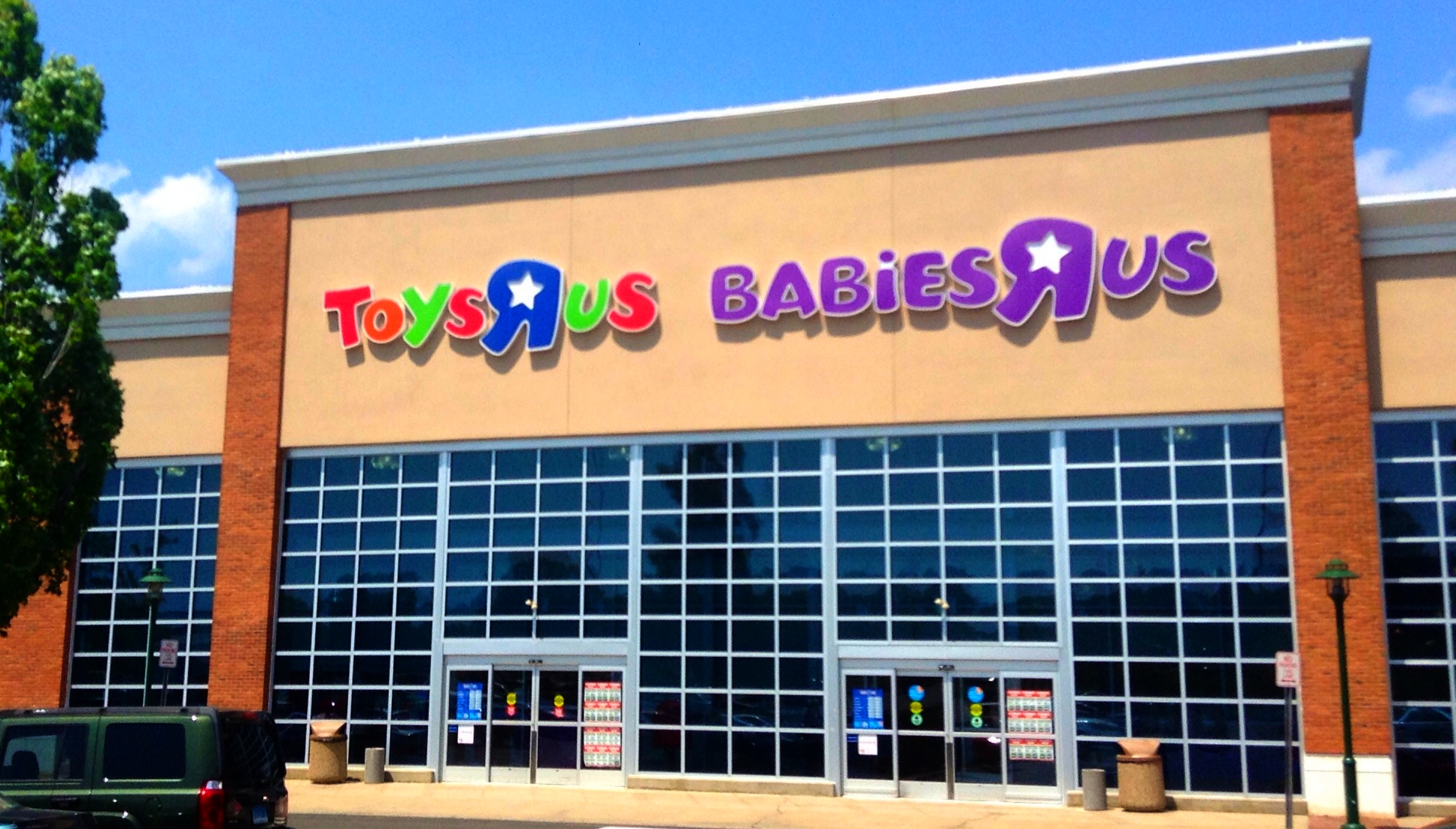 new toys r us name