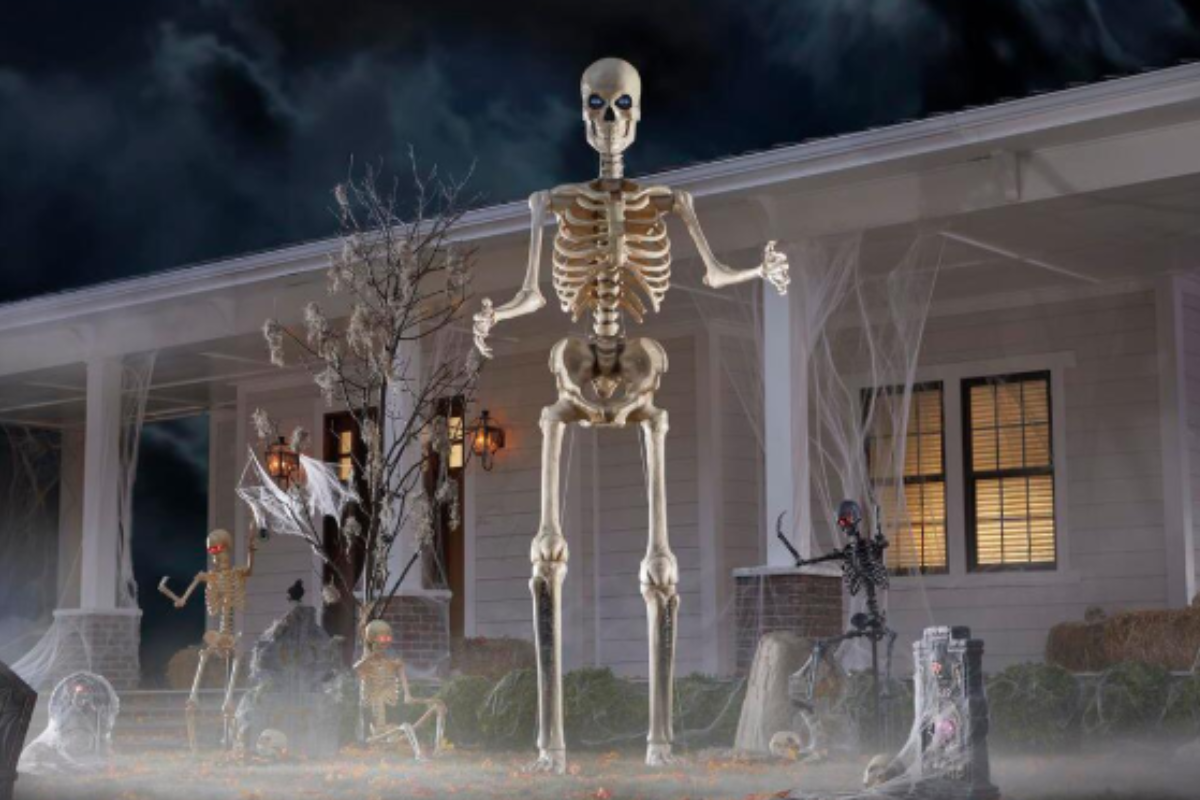 Home Depot Is Selling A 12 Foot Skeleton The Eyes Move